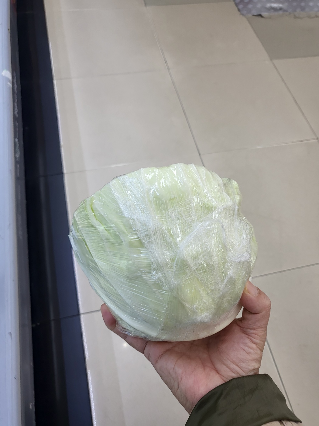 마트에서 양배추 사기