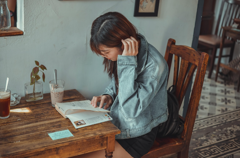 카페 독서 관련 사진