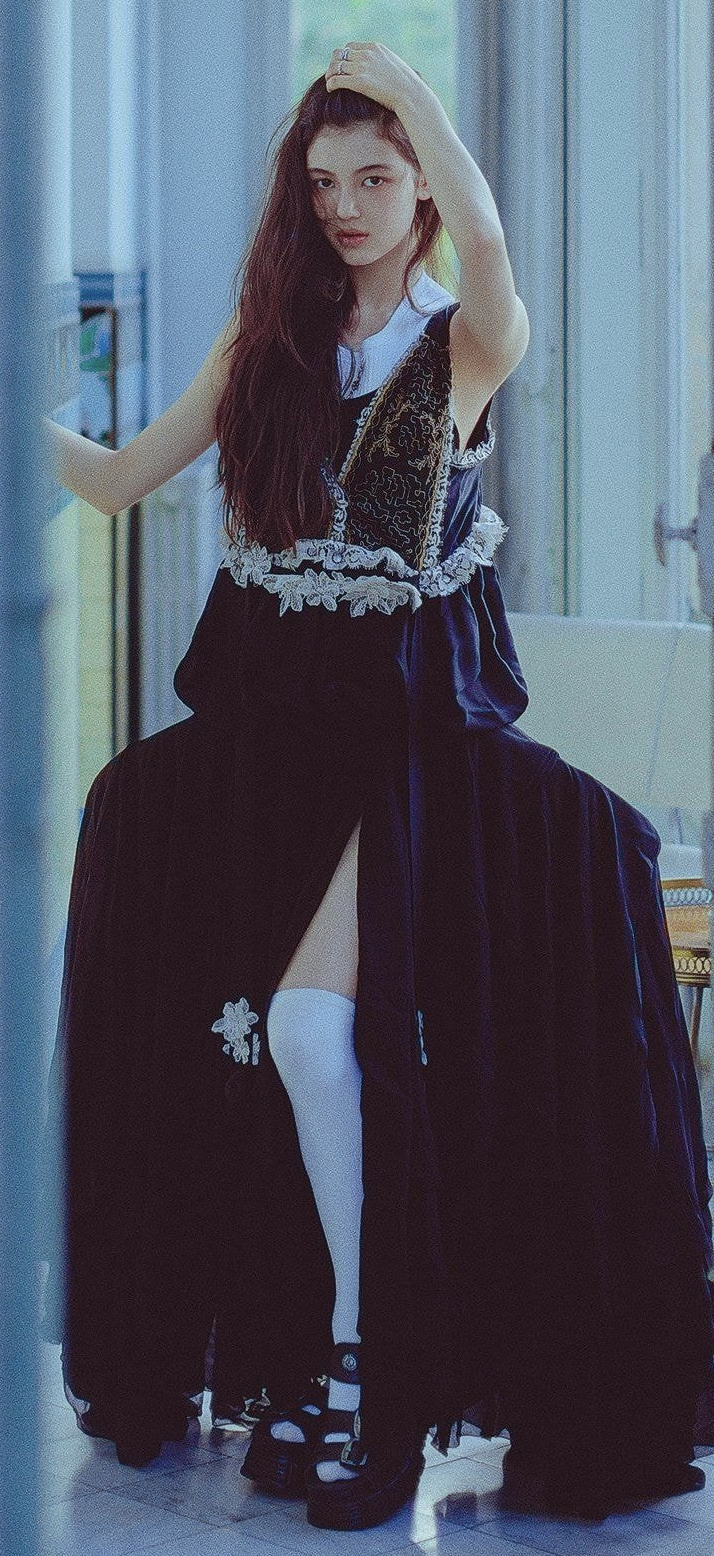 뉴진스 다니엘 드레스