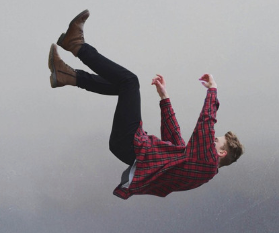 높은곳에서 떨어지는꿈