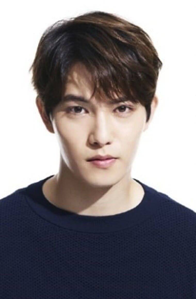 씨엔블루-출신-이종현