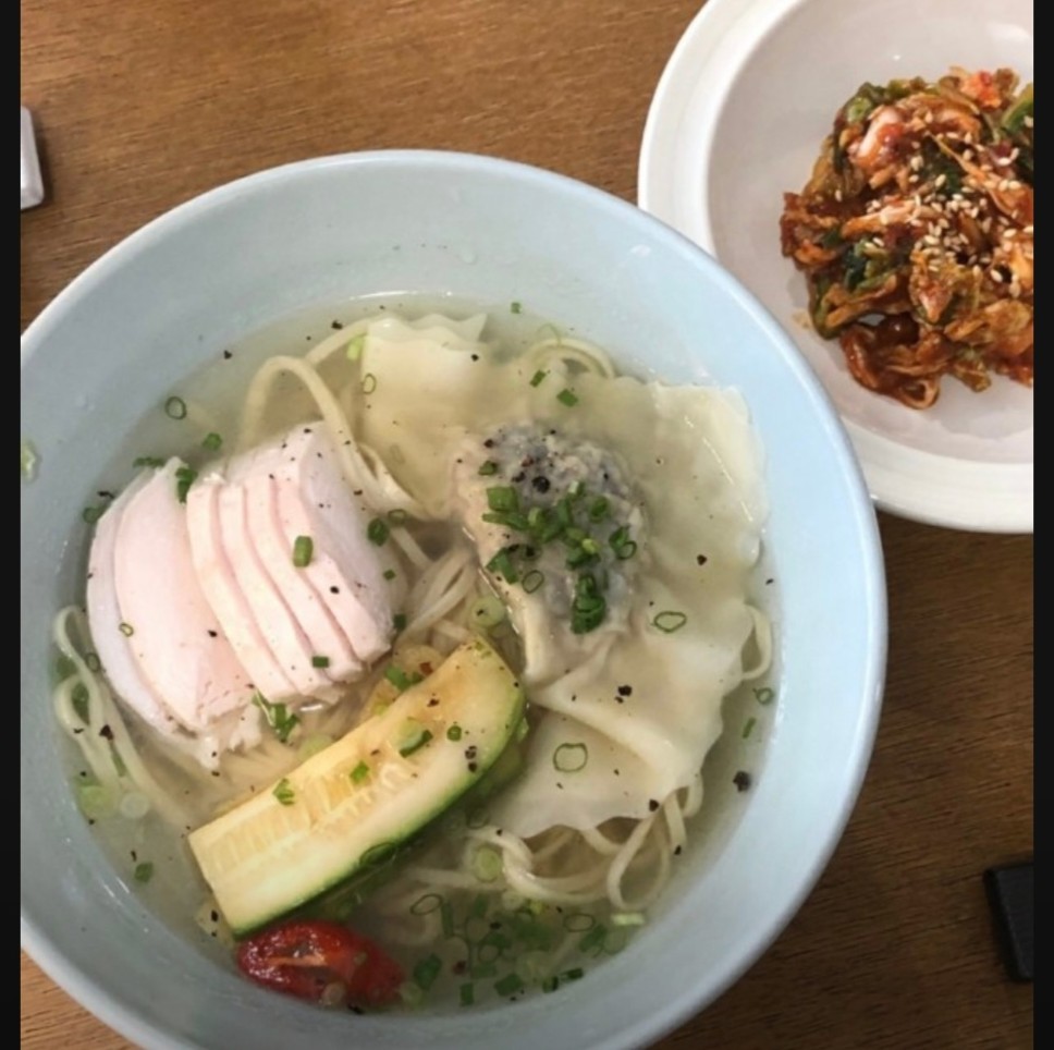 홍대 서교난면방 방문 전 꼭 알아야 할 메뉴 추천｜한우 설렁탕 난면 vs 구엄닭난면 비교 리뷰