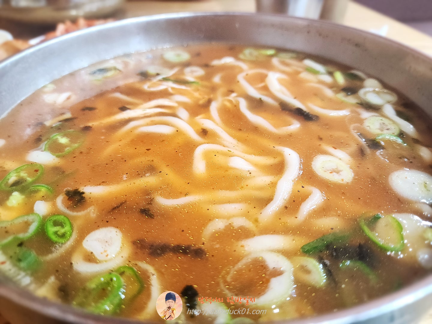얼큰닭칼국수
