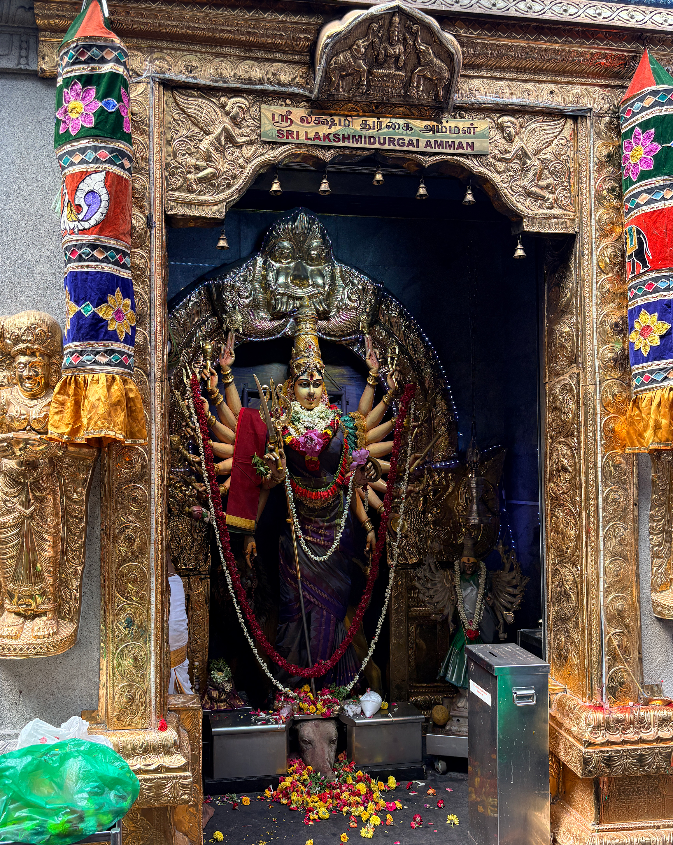 스리 락슈미 두르가(Sri Lakshmi Durgai Amman) 여신상