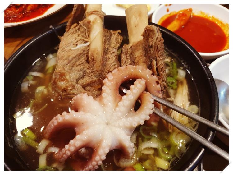 뚝배기-가득-담아낸-시어머니의-손맛-해장탕-해장맛집