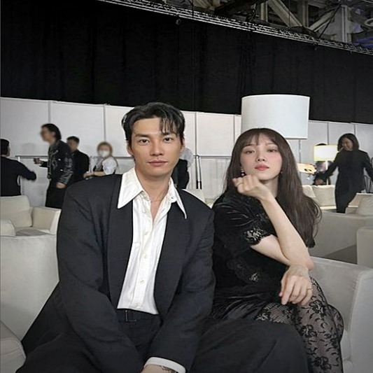 이성경 김영광 두사람 함께 찍은 사진 