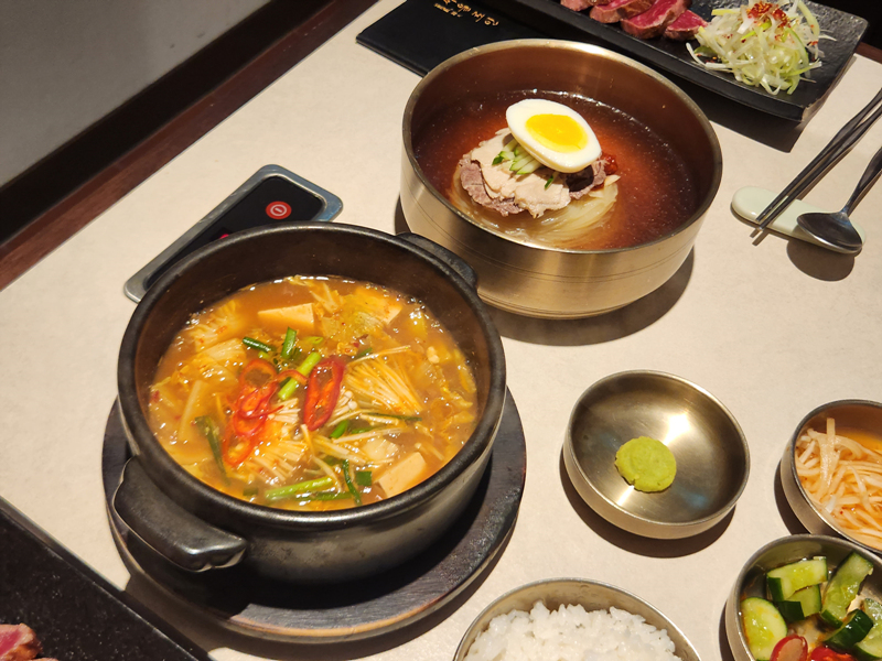 된장찌개와_밀면