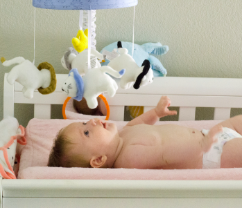 신생아 눈뜨는 시기 알아보기