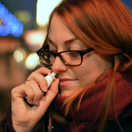 코가 한쪽만 막혀 힘들때 스프레이 사용법