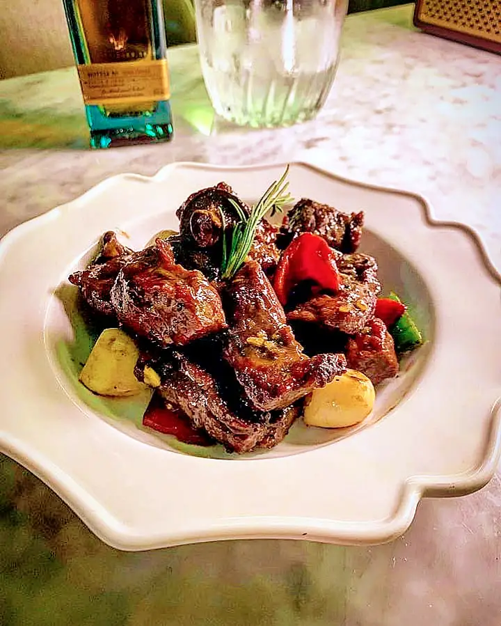 토요일은 밥이 좋아 토밥 국내산 사천 쓰촨식 비빔면, 고량주로 만든 특제 연태 칵테일 한남동 이태원 김종민 박명수 노사연 찐 단골 맛집 추천 토밥즈 방송정보