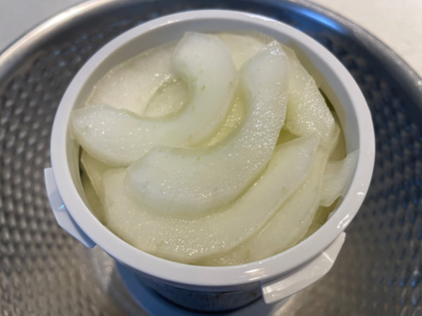 노각무침 황금레시피 - 짤순이로 물기 꼭 짜기, 아삭한 식감에 도움