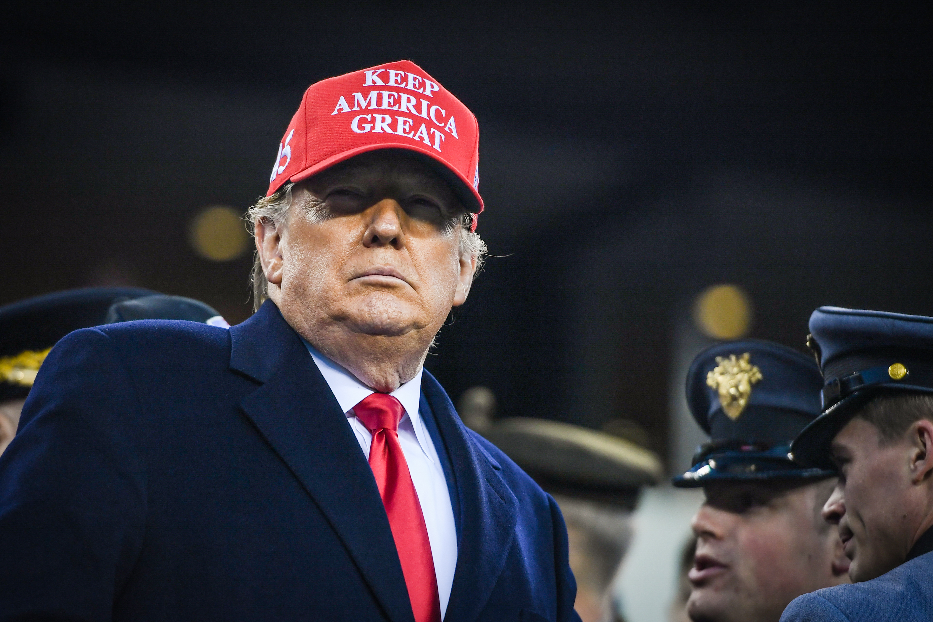 &copy; U.S. President Donald Trump with a KAG hat (Sgt. Dana M Clarke, Wikipedia)