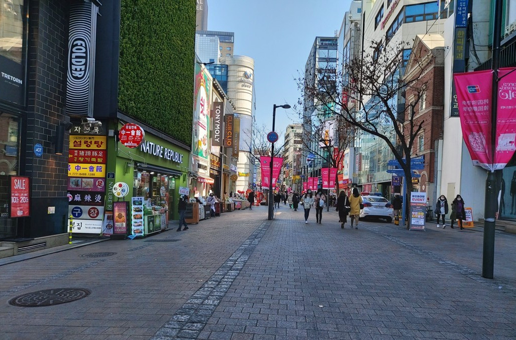 명동 상가 거리 사진