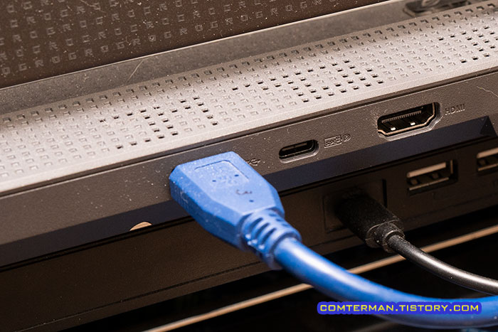 ASUS ROG Strix G713QM 후면 포트