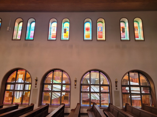 베네딕토회 왜관수도원 현재 성당 스테인드글라스