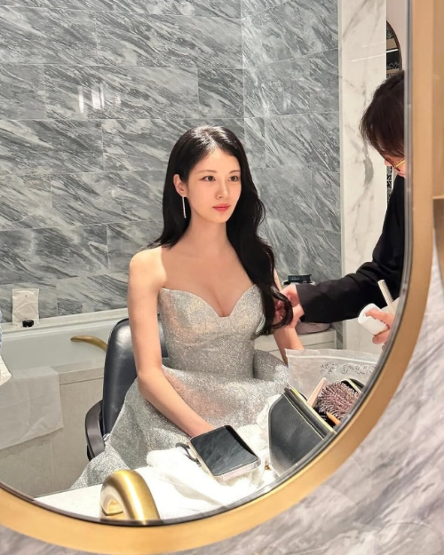 소녀시대 막내가 '디즈니 공주님'으로? 서현, TMA MC 드레스 자태에 '역대급' 찬사 쏟아진 이유