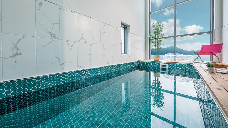 어스20 실내수영장