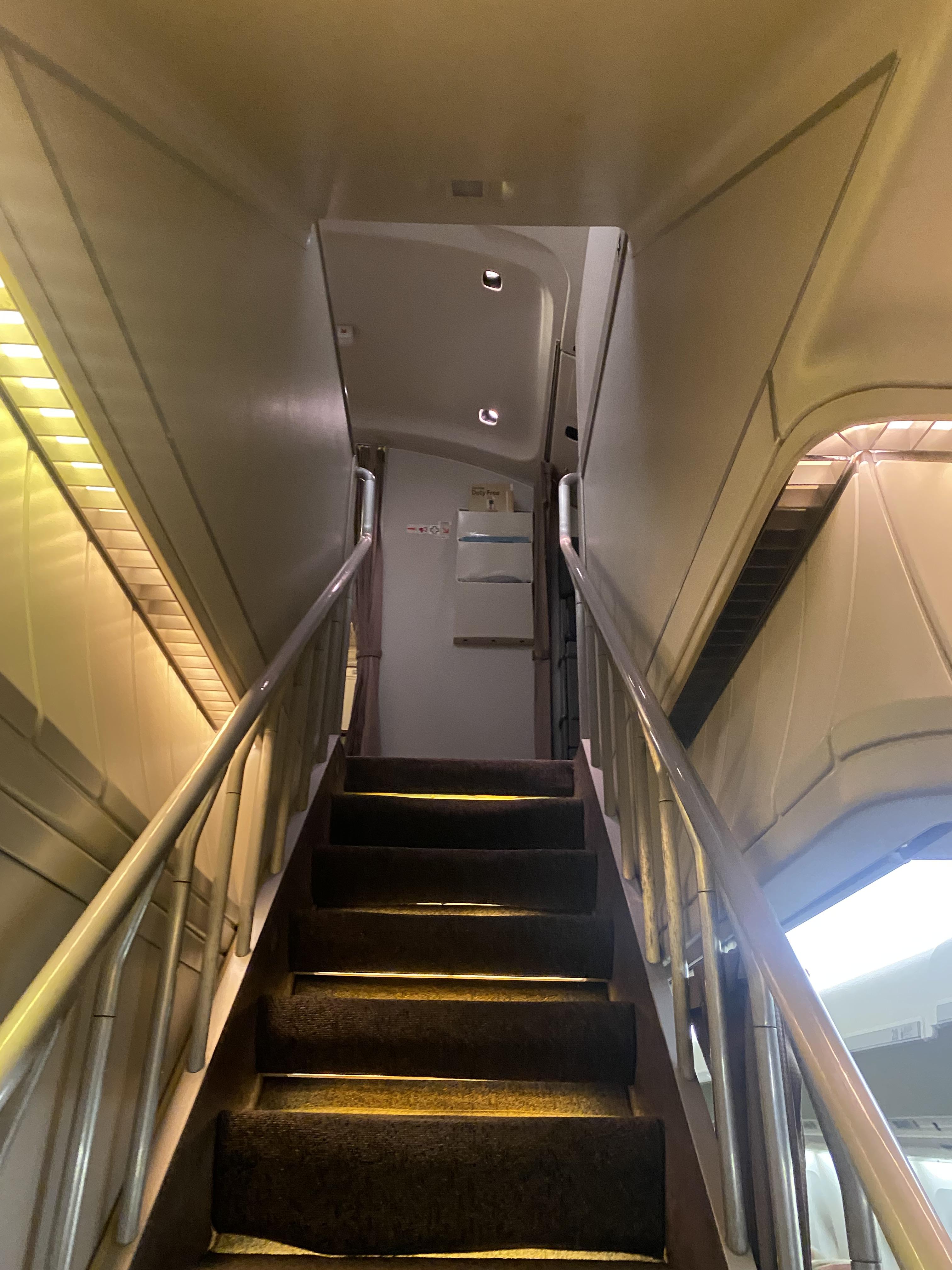 2층으로 가는 계단