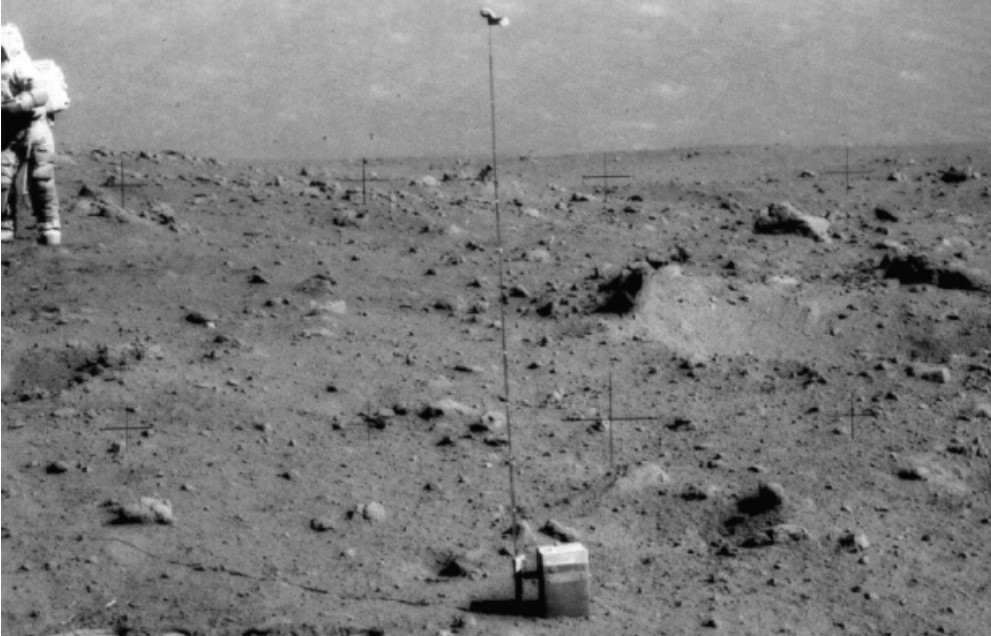 달 표면에 지진계