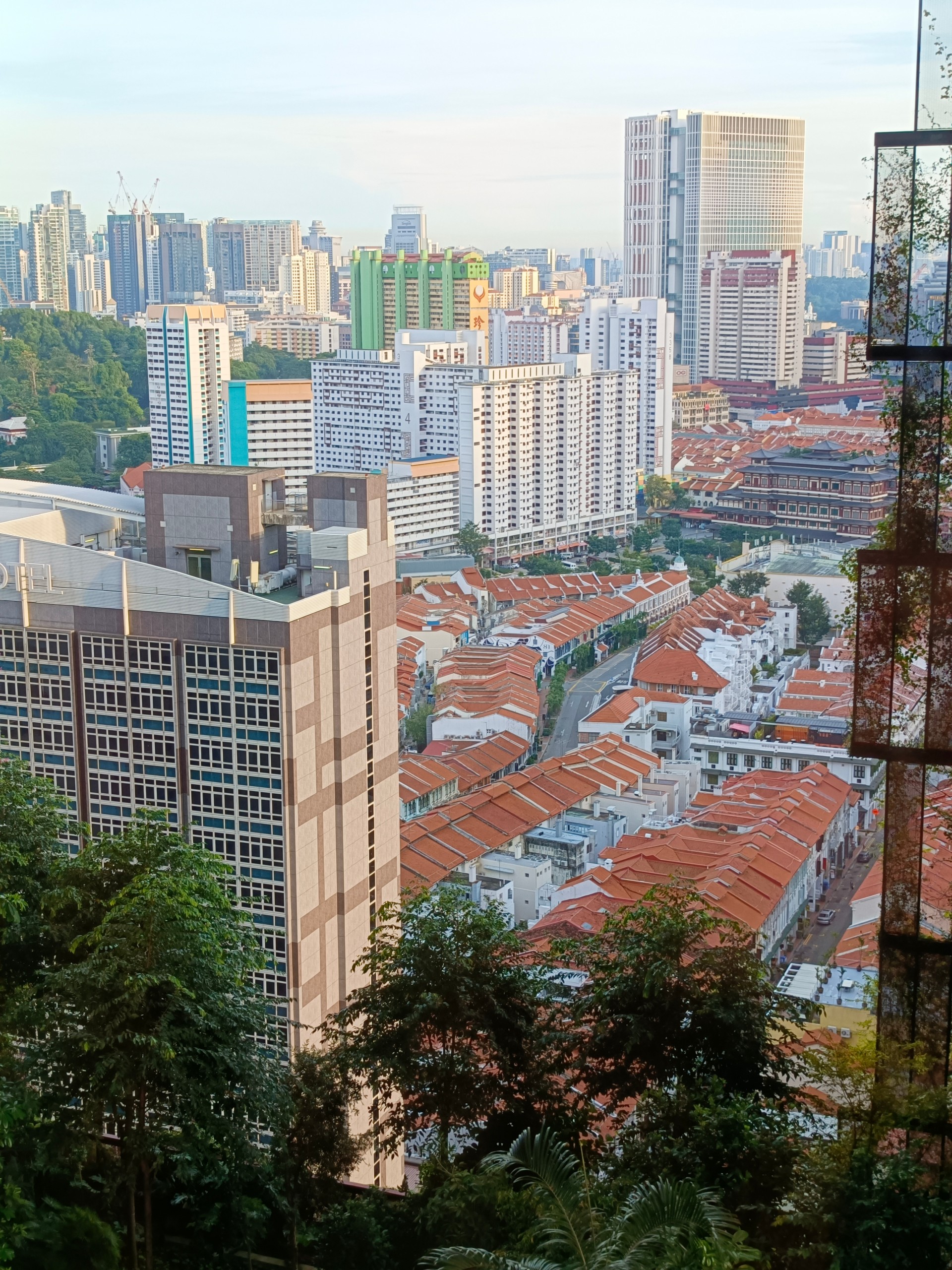 팬텀 V 플립 5G(Phantom V Flip 5G)는 사람들의 플립 스마트폰입니다