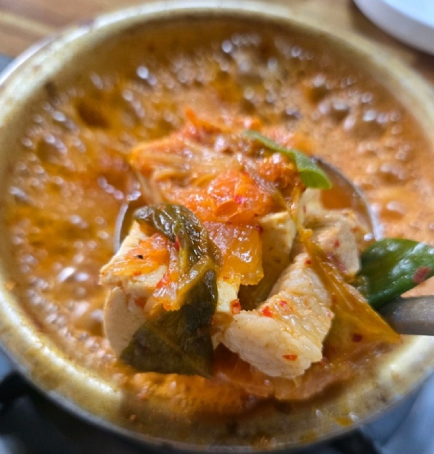 생생정보-신사강정육점-김치찌개