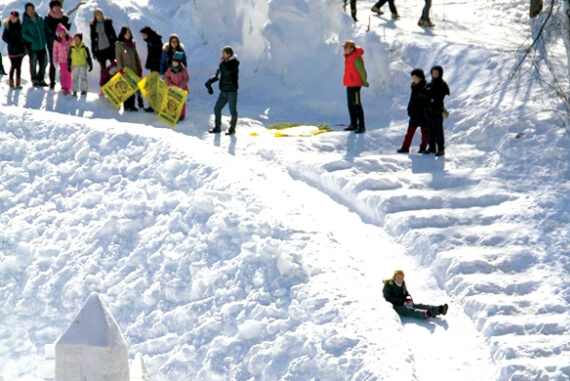 태백산 눈축제 대형 눈 미끄럼틀
