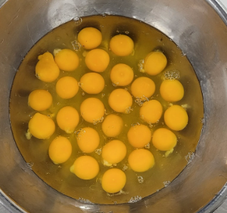 스텐볼에 계란 넣기