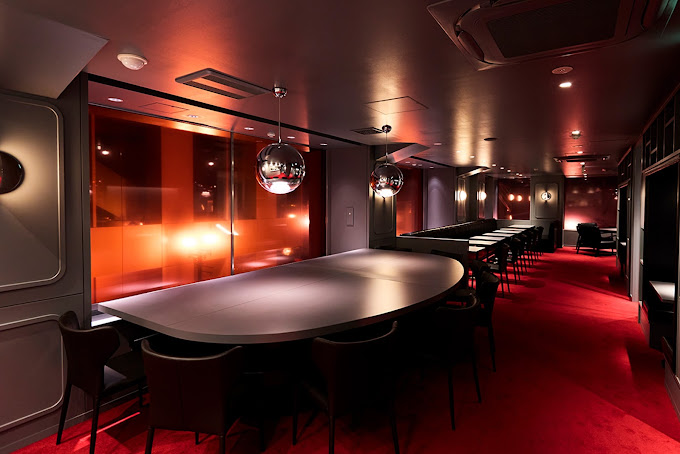 도쿄 긴자 오니츠카 타이거 CAFÉ 75, 브랜드 감성 인테리어, 일본 패션 브랜드 카페