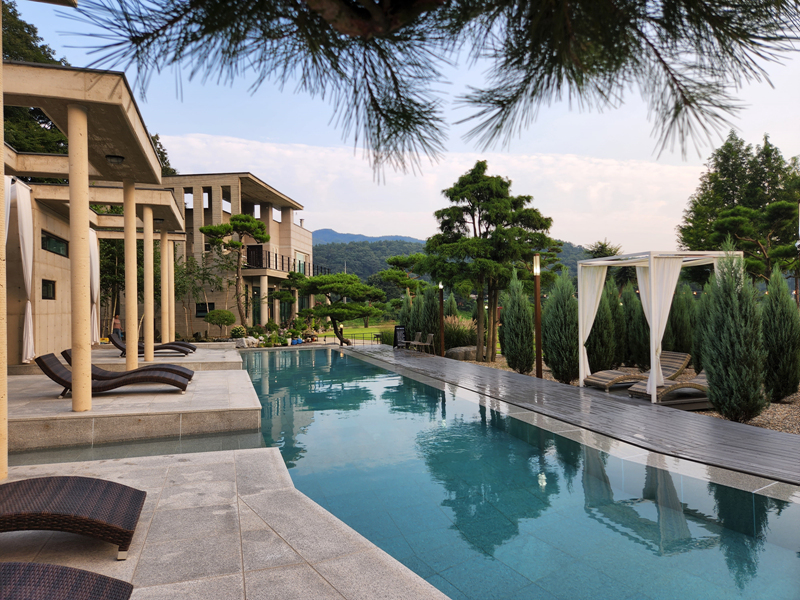 더리버에스_풀빌라_수영장_03