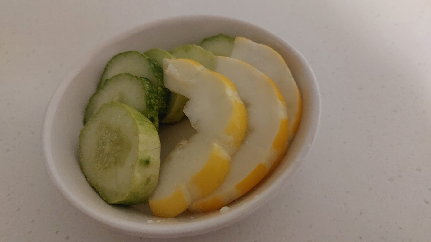 절임물 활용한 오이피클과 참외피클 사진