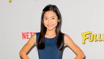 헝거게임: 노래하는 새와 뱀의 발라드에서 클레멘시아 도브코트를 맡은 애슐리 리아오