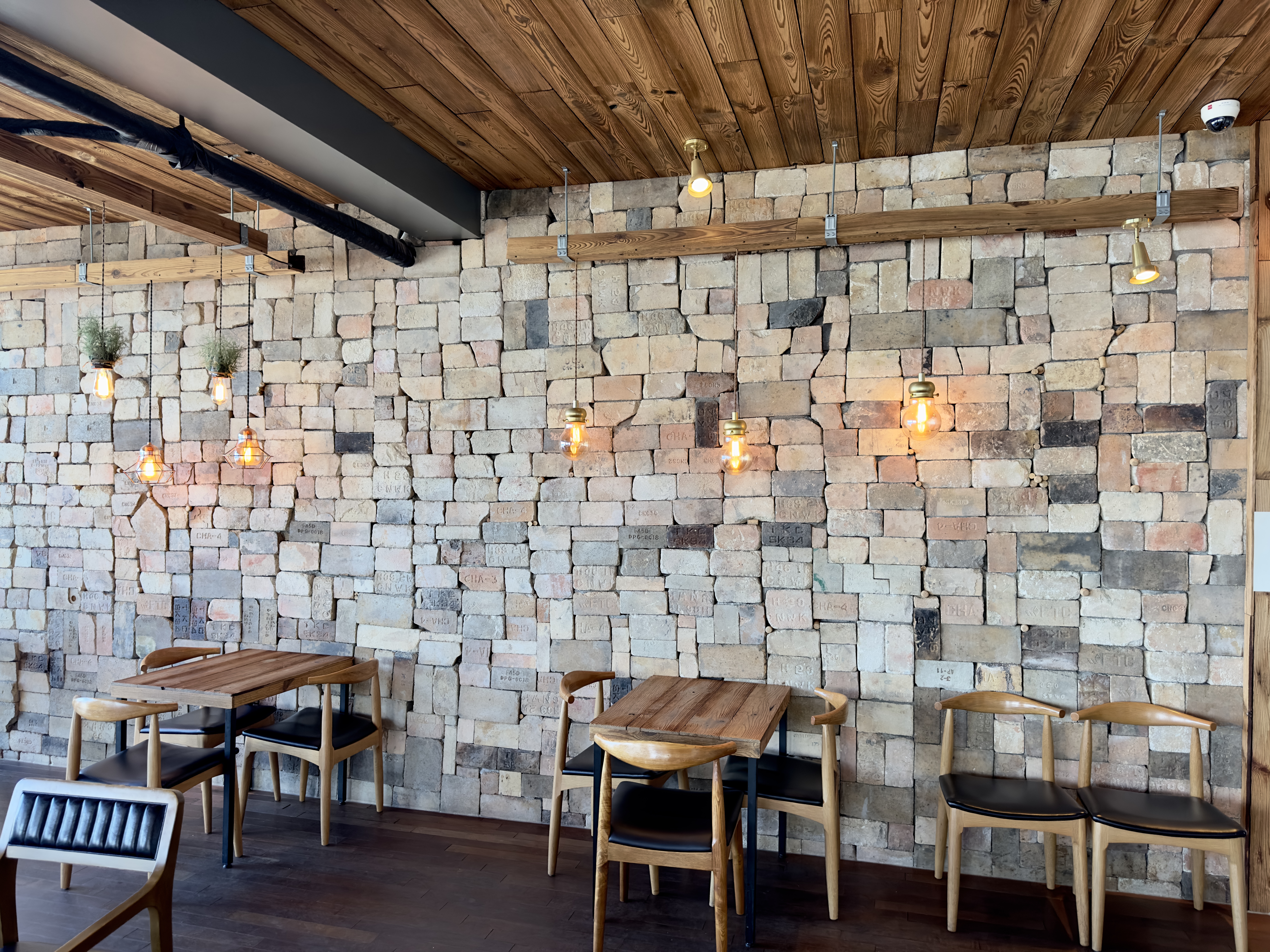 어나더블루 2층 공간