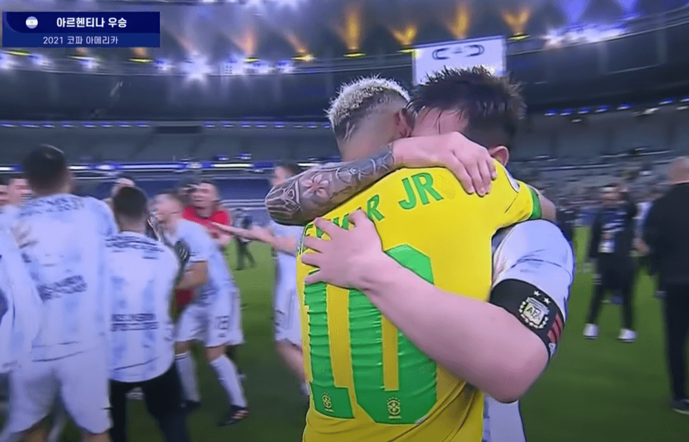 메시-네이마르-코파아메리카결승-포옹