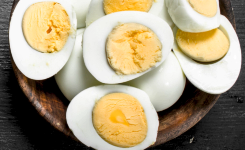 삶거나 구운 계란 노른자 초록색으로 변하는 이유