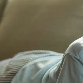 아이 스마트폰 중독 이미지