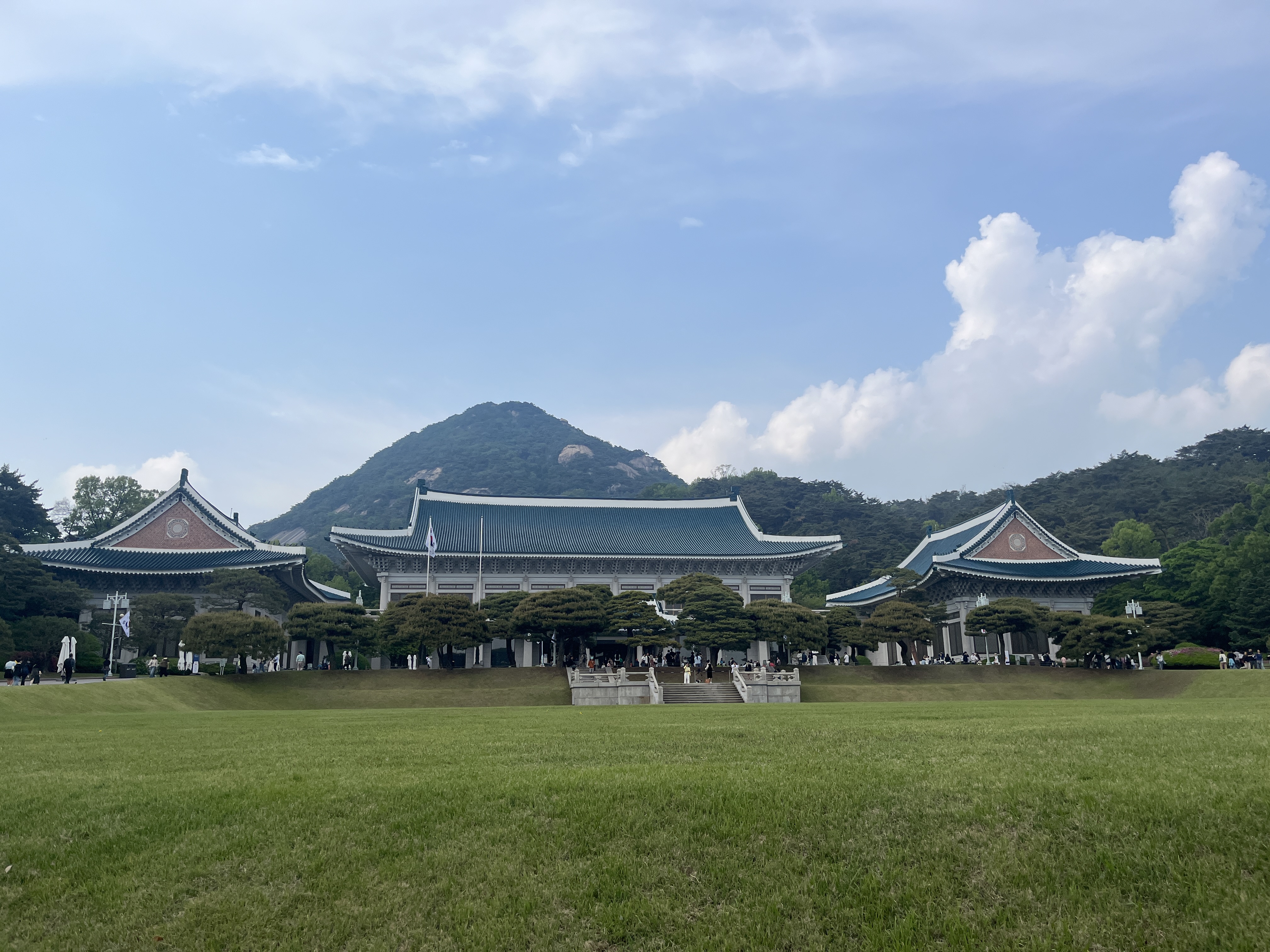 청와대 본관 외관