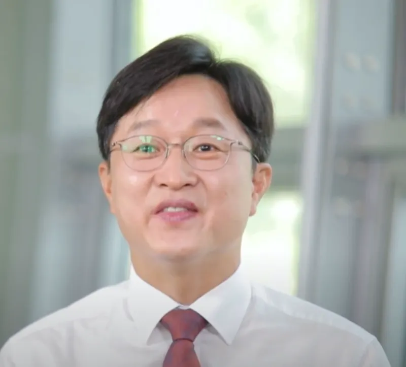 국회의원 인터뷰17.webp