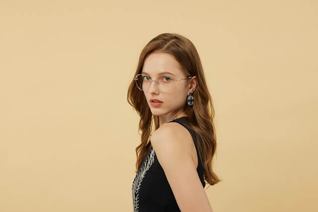 패션용 무도수 안경의 착용이 시기능에 미치는 영향