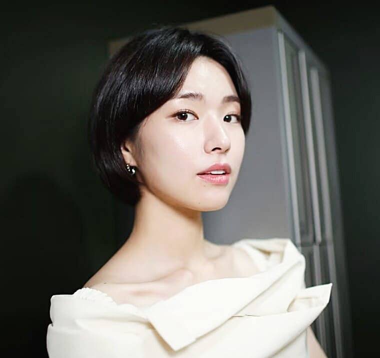 배우-하영