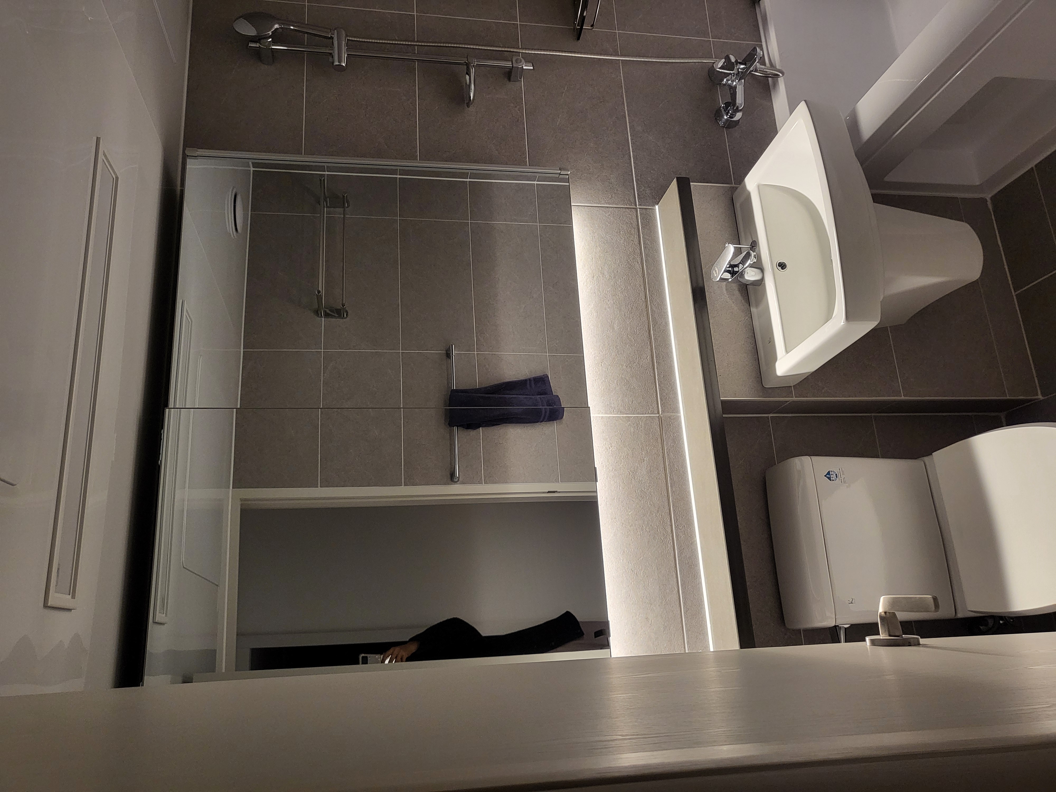 화장실 센서등 주백색 전구색