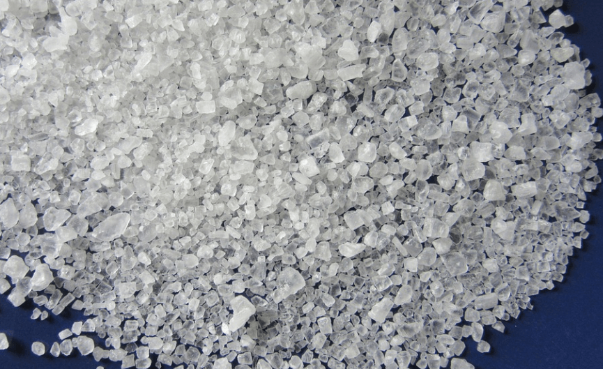 굵은 소금을 모아 놓았다