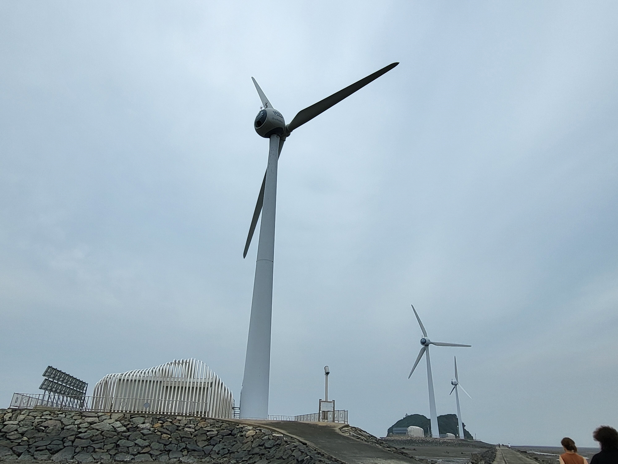 탄도항 - 발전소