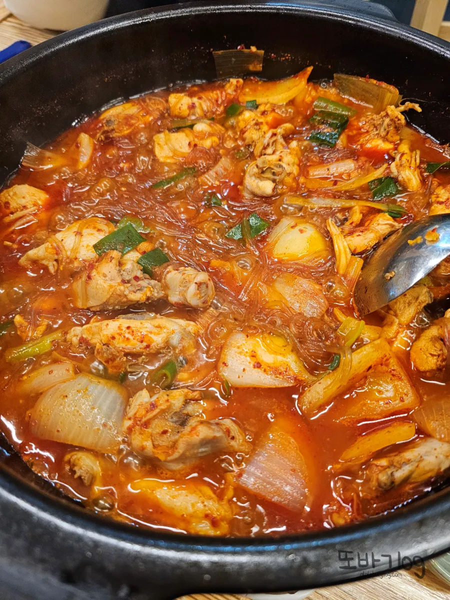 뚝배기-닭도리탕-당면추가