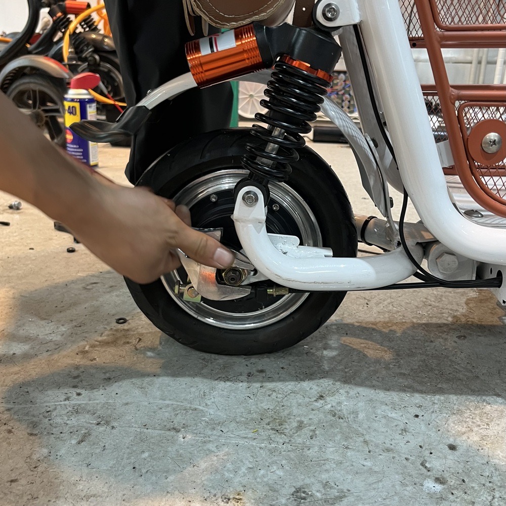전동스쿠터 수리 AS 센터 - 이디뚜뚜 타이어 펑크 교체