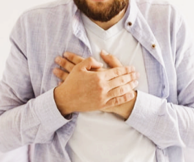 가운데 가슴 통증 원인과 자가진단｜언제 병원 가야 할지 바로 확인!