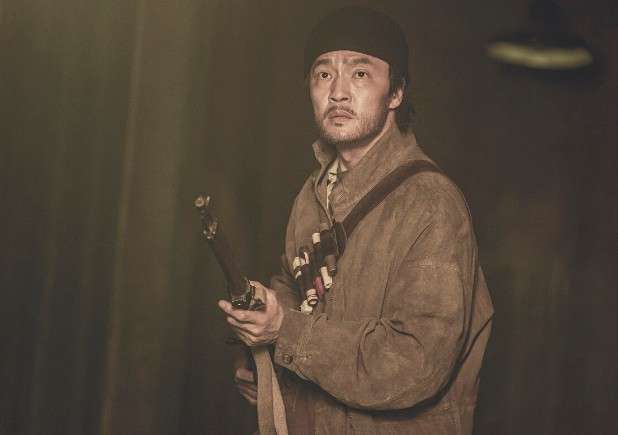 경성크리처 등장인물 중 중요한 배역을 맡은 배우 조한철님 입니다.