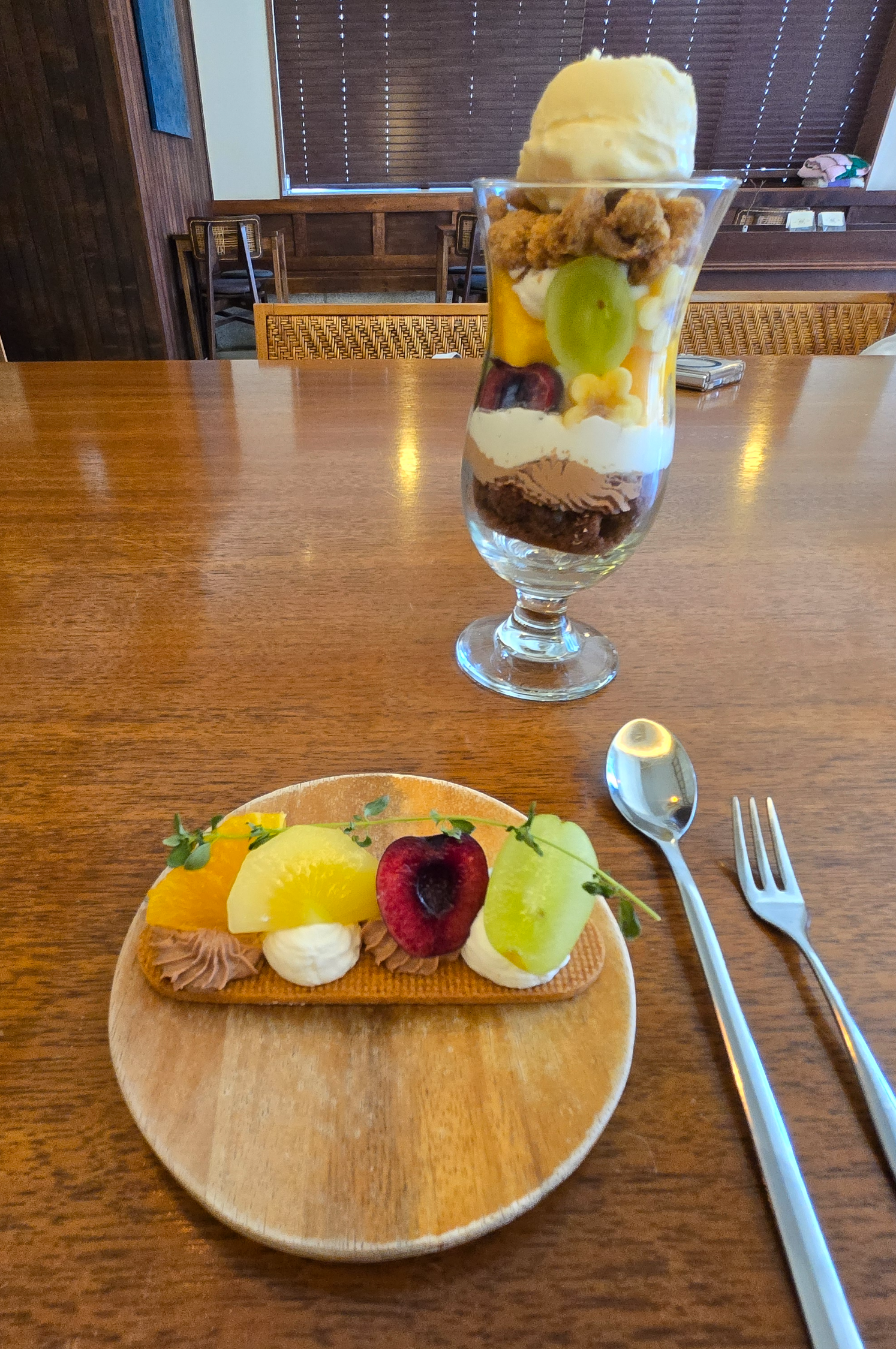 수성구 두산동 목련 양과 생과일파르페