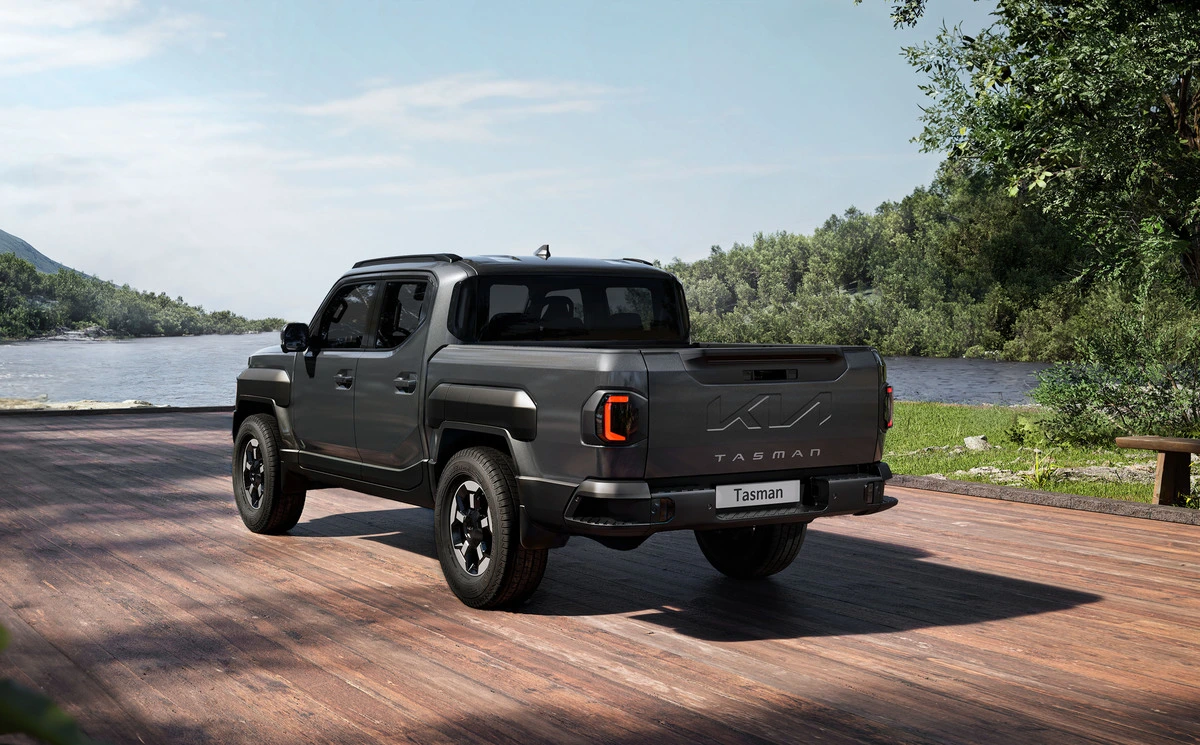 기아 타스만 후면