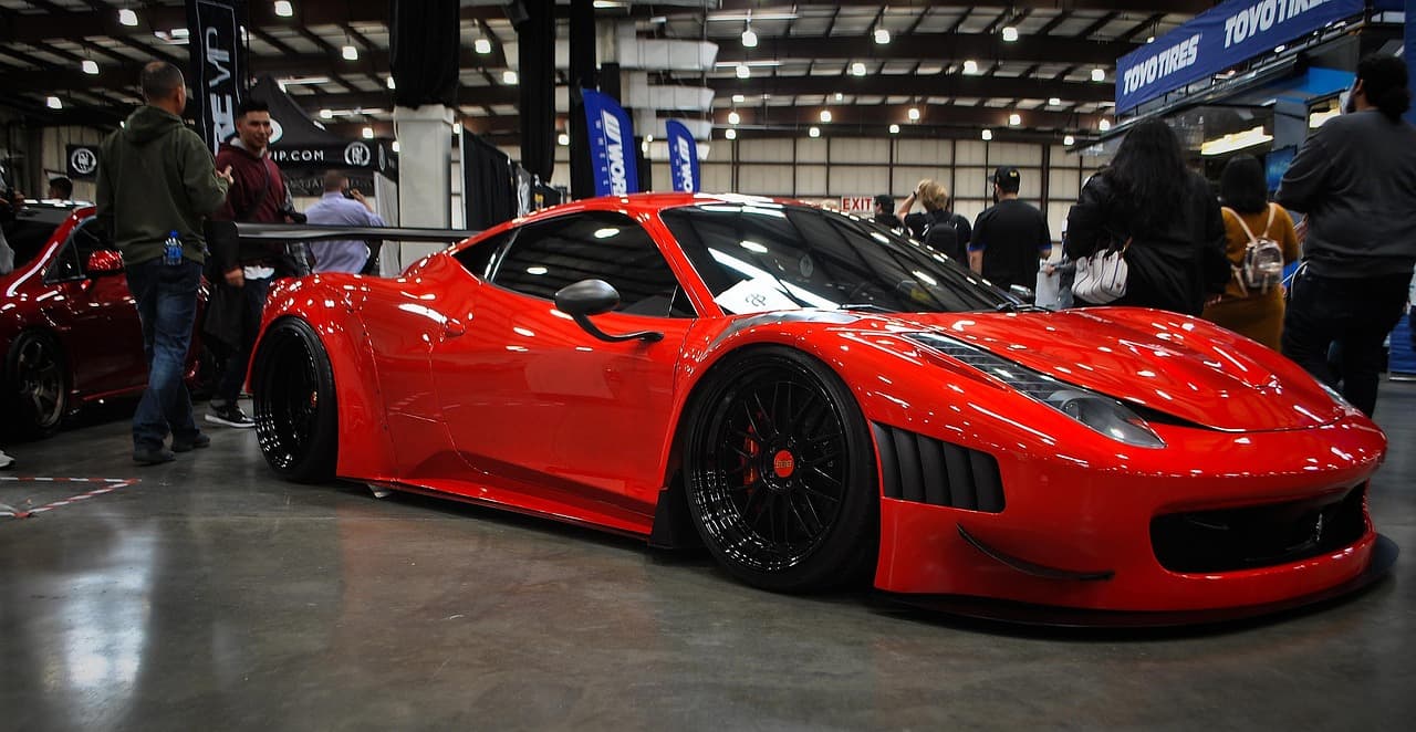 히든 힌지와 프렁크 – 차체 설계의 진화가 바꾼 공간과 감성