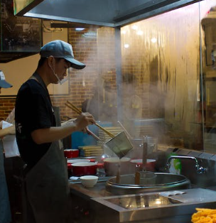 주방에 있는 남자